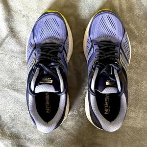 Saucony Guide 10 Women’s Running Shoe